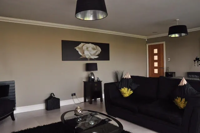 Smooth plastered and decorated wall by GL Decorating